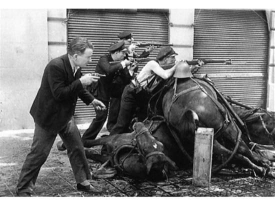 Dos famosas fotos de combates de la Guerra Civil que en realidad son posados